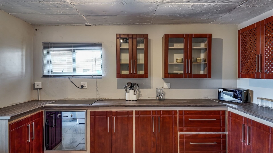 7 Bedroom Property for Sale in Waterkloof A H North West
